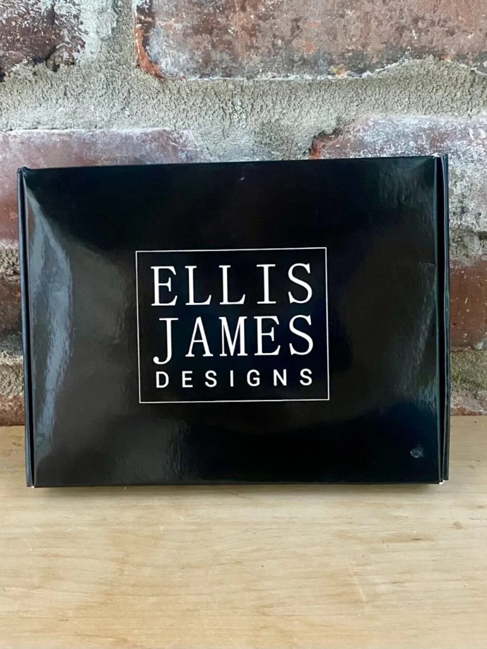 Ellis James Design: Makeup Pouch, Ivory, Quilted, Silver Hardware, New in Box.
